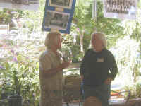 018NUHS Linda Hauser Davidand Melanie.jpg (52309 bytes)