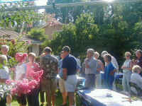 151NUHS Food Line.jpg (57345 bytes)