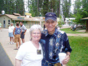 All05037JoePeters.JPG (100267 bytes)