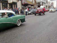 NUHS Parade 21 med.jpg (57217 bytes)