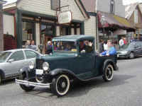 NUHS Parade 44 med.jpg (51435 bytes)