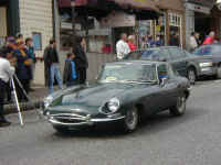 NUHS Parade 47 med.jpg (45014 bytes)