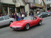 NUHS Parade 51 med.jpg (50362 bytes)