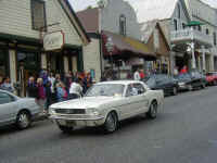 NUHS Parade 54 med.jpg (46756 bytes)