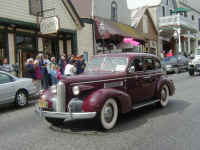 NUHS Parade 58 med.jpg (50805 bytes)