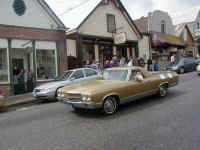 NUHS Parade 74 med.jpg (48523 bytes)