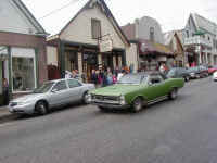 NUHS Parade 87 med.jpg (46683 bytes)